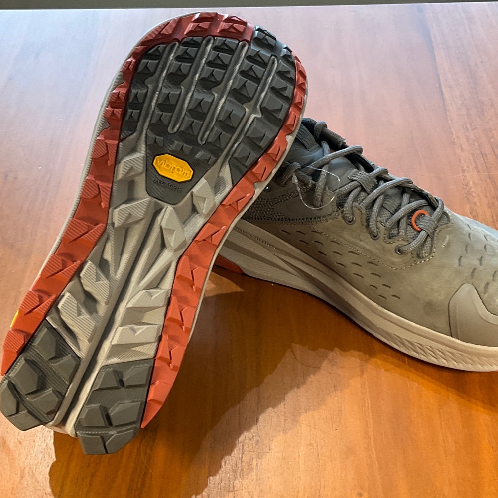 Olympus 6 GTX low Altra Men's Gray and Orange Athletic Shoes - Picture 4 of 4